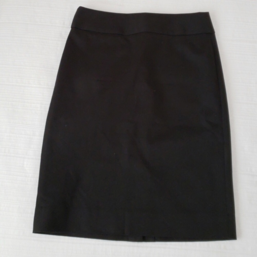 Banana Republic Pencil Skirt - Picture 2 of 3